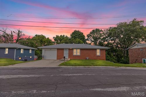 519 Sullivan St, East Alton, IL, 62024-1849 | Card Image