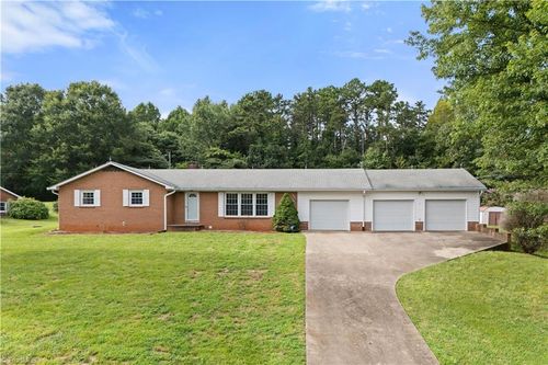 4640 Nc 268, Dobson, NC, 27017-8011 | Card Image