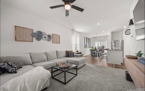 8412 Falcon Meadow Dr, Converse, TX, 78109 | Card Image