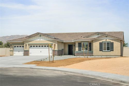 14857 Desert Lily Ct, Apple Valley, CA, 92307-4120 | Card Image