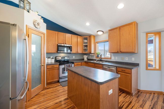 Large, corner pantry | Image 10