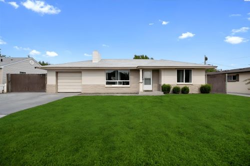205 E 15th Ave, Kennewick, WA, 99337-5406 | Card Image