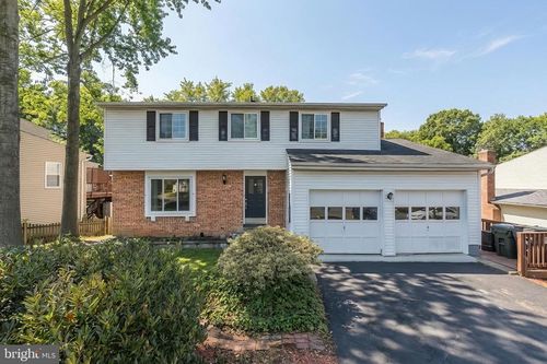 8192 Oakglen Rd, MANASSAS, VA, 20110-4623 | Card Image