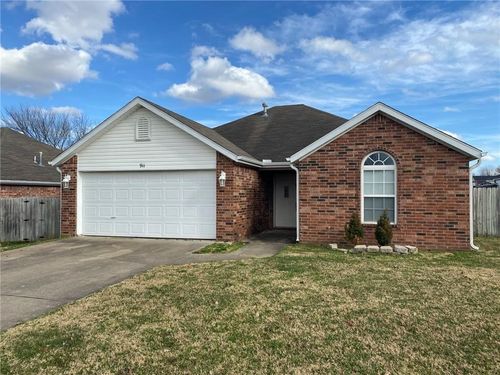 911 Sw Cheyenne Dr, Bentonville, AR, 72712-3510 | Card Image