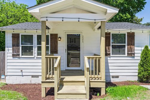 221 Turner St, Holly Springs, NC, 27540-6012 | Card Image