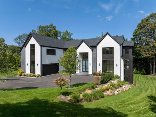 28 Earle Dr, Syosset, NY, 11791-4631 | Card Image