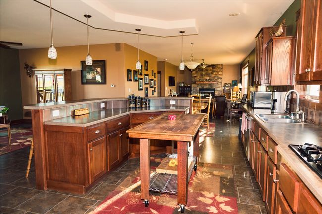 2575 Cascade Hound Creek Rd, House other with 3 bedrooms, 3 bathrooms and null parking in Cascade MT | Image 16
