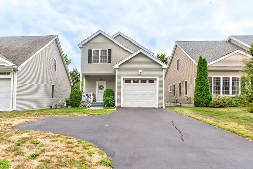 102-102 Crownshield Ave, Uxbridge, MA, 01569-2500 | Card Image