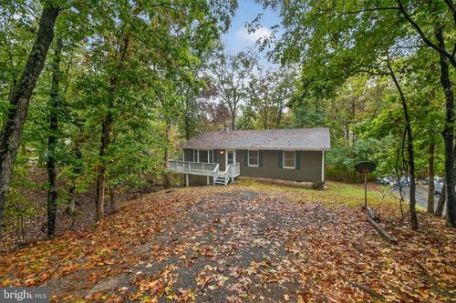 1251 Lakeview Dr, CROSS JUNCTION, VA, 22625-2516 | Card Image