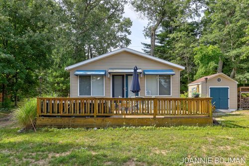 8286 W Pine Grove Beach Dr, Baldwin, MI, 49304-9285 | Card Image