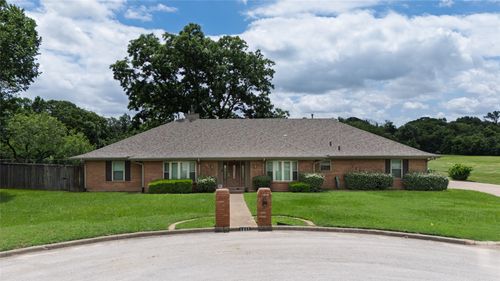 1215 Oakwood Trl, Southlake, TX, 76092-9233 | Card Image