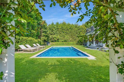 279 Mill Rd, Westhampton Beach, NY, 11978-2012 | Card Image