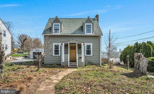 916 N Spring St, MIDDLETOWN, PA, 17057-2131 | Card Image