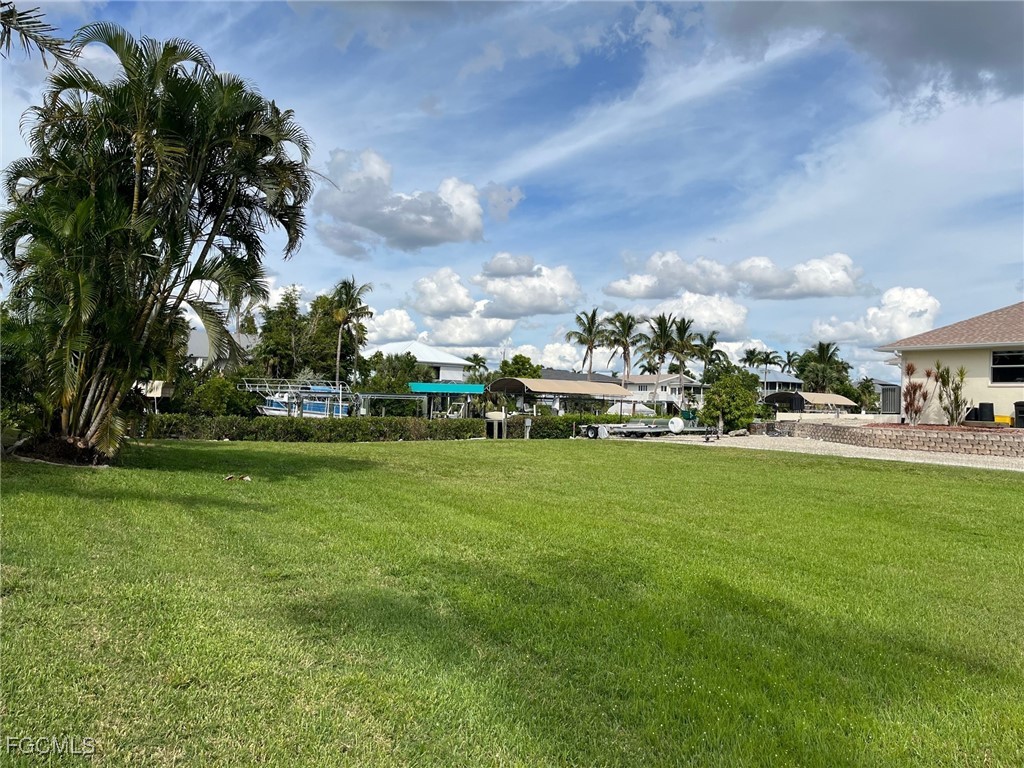 Land in Bokeelia