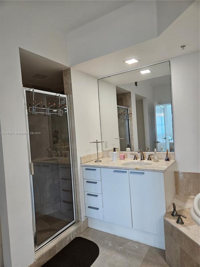 APT-2202 - 15051 Royal Oaks Ln, Condo with 2 bedrooms, 3 bathrooms and null parking in North Miami FL | Image 14