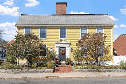 l-90 Middle St, Gloucester, MA, 01930-5765 | Card Image