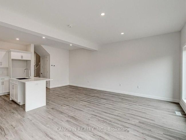 UNIT-4 - 1 Miller Dr, Condo with 3 bedrooms, 3 bathrooms and 1 parking in Lucan ON | Image 7