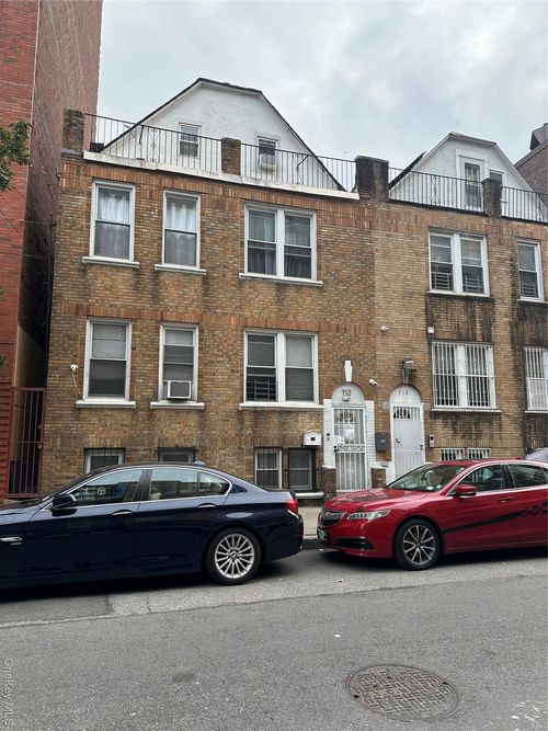 712 211th St, Bronx, NY, 10467-6002 | Card Image