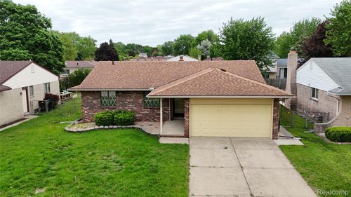 39198 Faith Dr, Sterling Heights, MI, 48310-2482 | Card Image