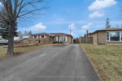 10 Deloraine Dr, House other with 3 bedrooms, 2 bathrooms and 6 parking in Brampton ON | Image 1