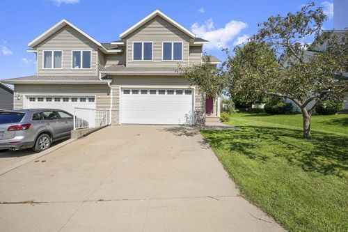 318 Redruth Dr, Dodgeville, WI, 53533-2206 | Card Image