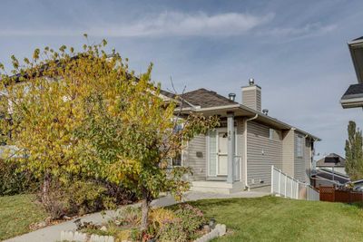 46 Country Hills Hts Nw, House detached with 3 bedrooms, 3 bathrooms and 2 parking in Calgary AB | Image 1