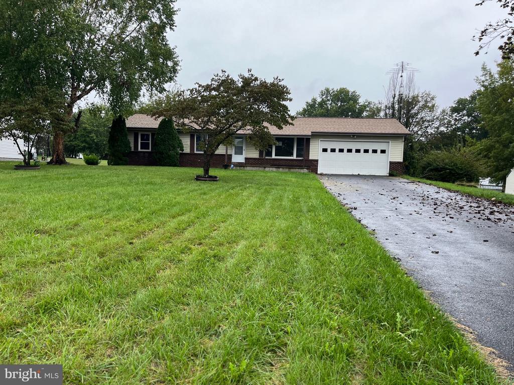 Courier Ct, Taneytown, MD 21787