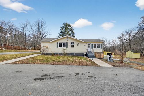 405 County Route 22, Middletown, NY, 10940-8439 | Card Image