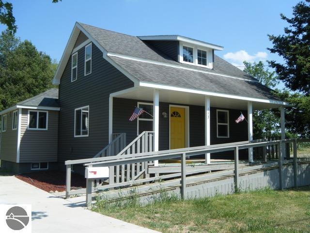 Grover Ave, Alma, MI 48801