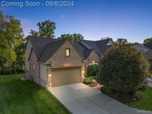 29211 Chestnut Court, Farmington Hills, MI, 48334 | Card Image