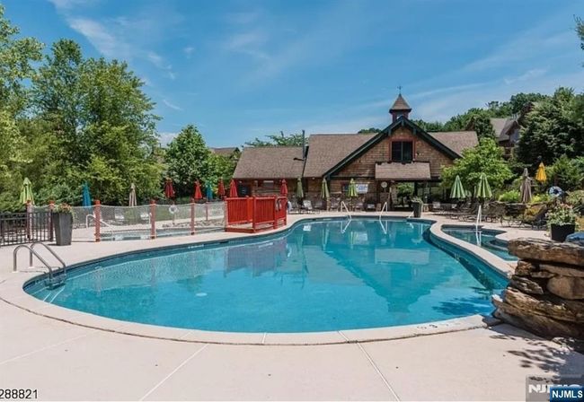 22 - 5-22 Maple Cres, Townhouse with 2 bedrooms, 2 bathrooms and null parking in Vernon NJ | Image 37