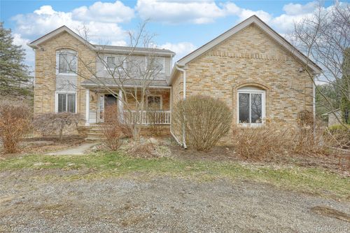 1581 Old Plank Rd, Milford, MI, 48381-2946 | Card Image