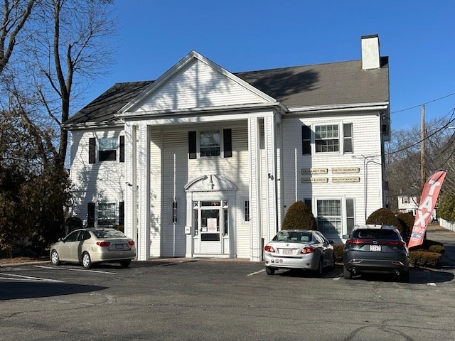 High St, Dedham, MA 02026