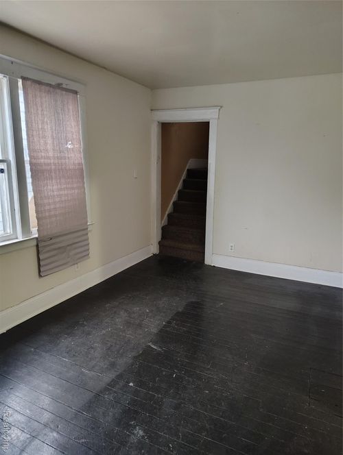 1216 Minnesota Ave, Flint, MI, 48506-4312 | Card Image