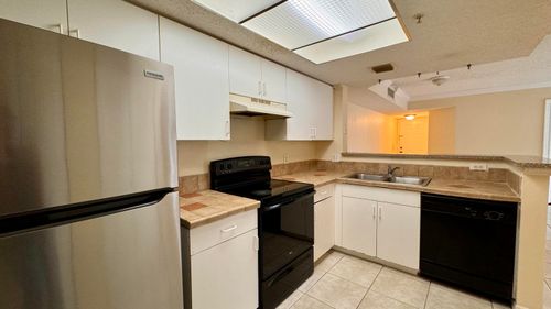 apt-206-5055 Wiles Rd, Coconut Creek, FL, 33073-4214 | Card Image