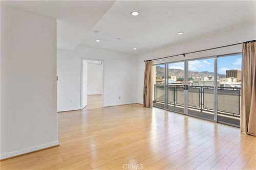 159 W Green St, Pasadena, CA, 91105-4600 | Card Image