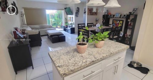 apt-1e-4210 Nw 79th Ave, Doral, FL, 33166-6540 | Card Image