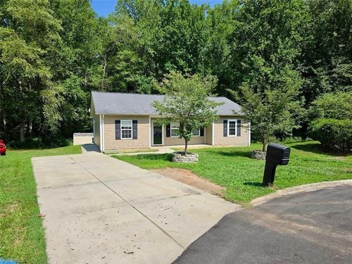 111 Dundee Ct, Maiden, NC, 28650-9476 | Card Image