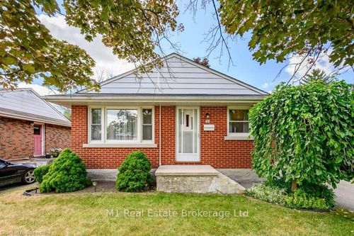 70 Dudhope Ave, Cambridge, ON, N1R4T7 | Card Image