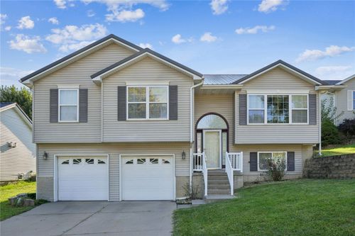1318 34th St Se, Cedar Rapids, IA, 52403-3715 | Card Image