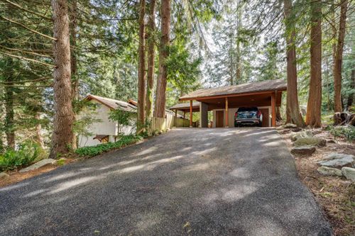 4706 Meadfeild Rd, West Vancouver, BC, V7W2W6 | Card Image