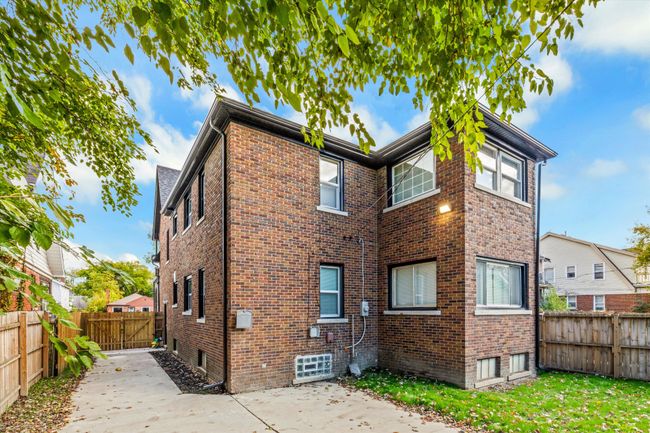 14375 Strathmoor St, House other with 5 bedrooms, 3 bathrooms and null parking in Detroit MI | Image 24