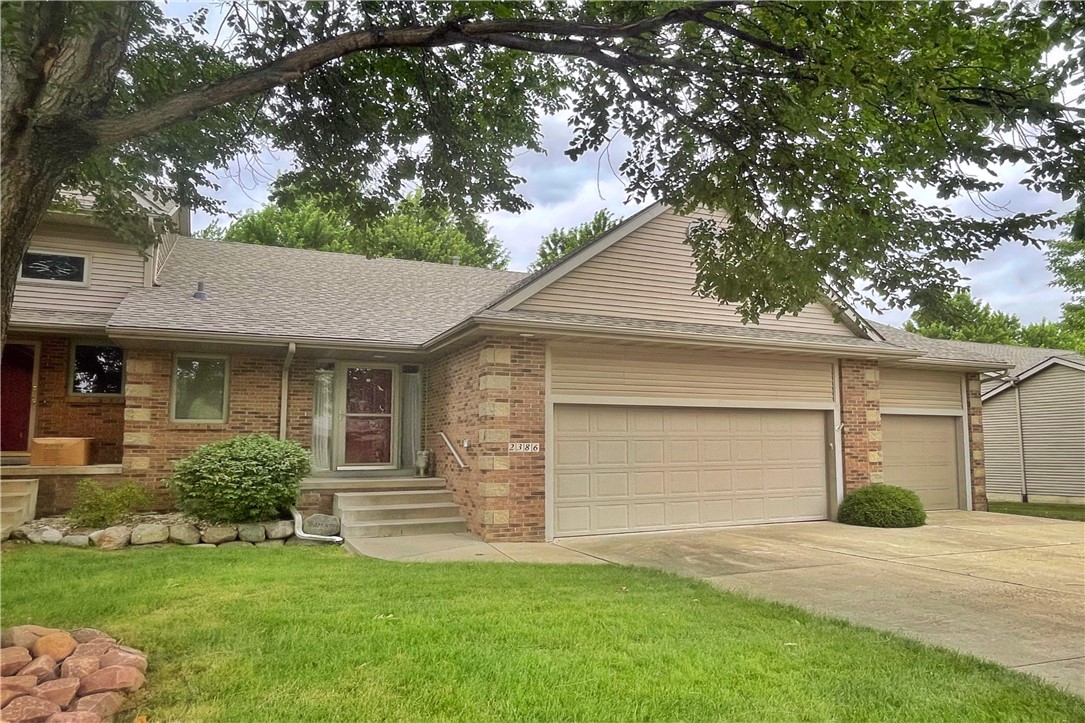163rd St, Clive, IA 50325