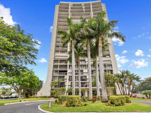 apt-901-2000 Presidential Way, West Palm Beach, FL, 33401-1513 | Card Image