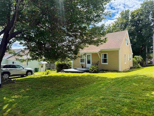 11 Cedar St, Pictou, NS, B0K1H0 | Card Image