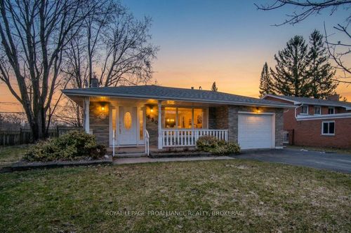 630 Fleet St, Kingston, ON, K7M5A2 | Card Image