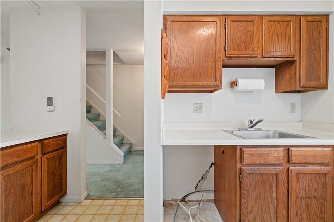 Kitchen area --space for dishwasher | Image 10