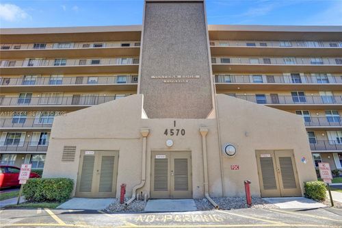 202-4570 Nw 18th Avenue, Deerfield Beach, FL, 33064 | Card Image