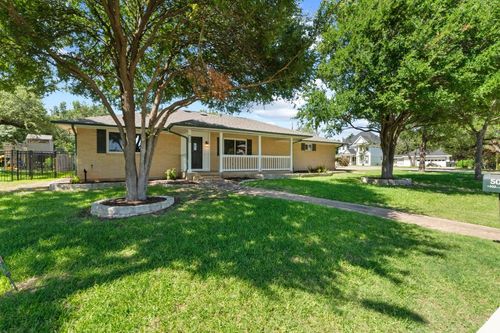 501 Meadowbrook Dr, Georgetown, TX, 78628-7654 | Card Image