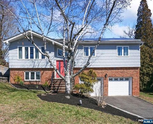 15 Wanda Ct, Clifton, NJ, 07014-1854 | Card Image